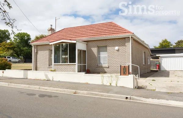 Binalong Avenue