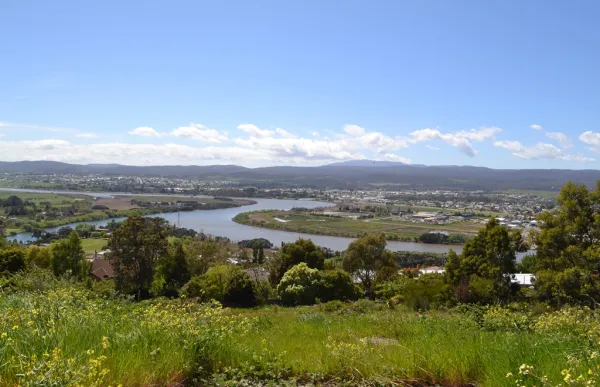 Lachlan Parade