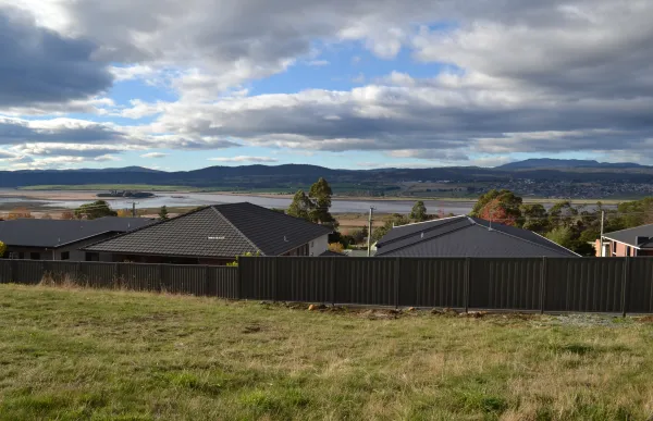 Hamish Court