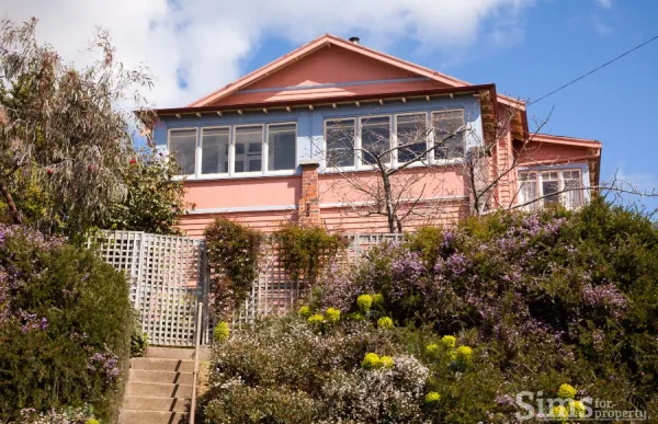 Churchill Crescent