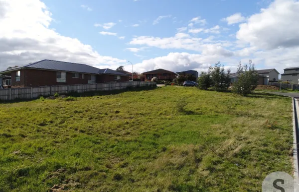 Regnans Close